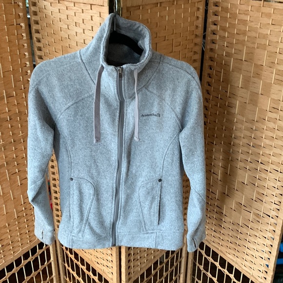 Grey zip up, perfect for winter! - Picture 1 of 2